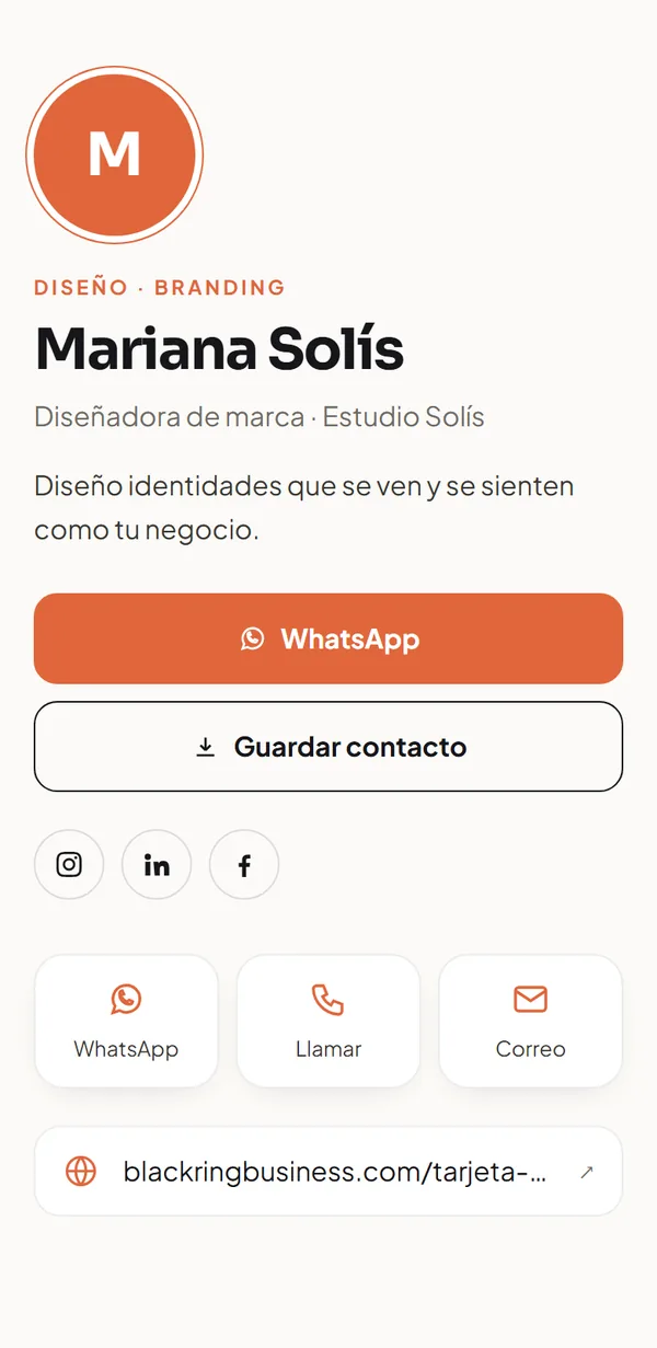 Perfil digital en diseño Minimal: fondo blanco, nombre grande y botón de WhatsApp en color de marca